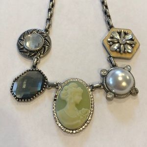 Elegant statement necklace